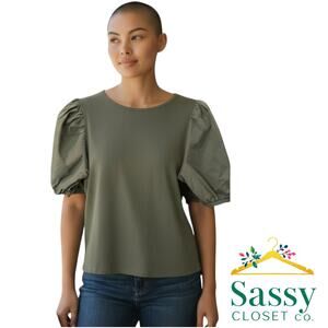 Banana Republic Puff Sleeve Crew Neck Tee Olive Green Size S EUC ✨